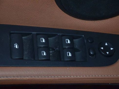 Used 2013 BMW 328i Convertible image 26