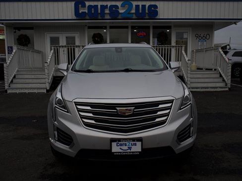 Used 2018 Cadillac XT5 Luxury w/ Driver Awareness Package image 10