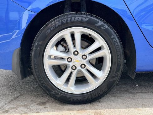 Used 2017 Chevrolet Cruze LT w/ Convenience Package FWD image 28