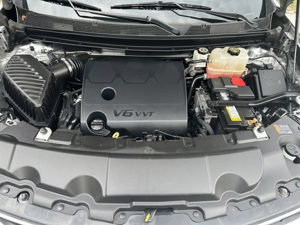Used 2020 Chevrolet Traverse LT FWD image 4