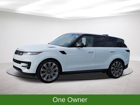 Used 2025 Land Rover Range Rover Sport SE AWD/4WD image 3