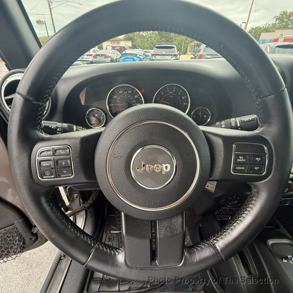Used 2016 Jeep Wrangler Unlimited Rubicon w/ Connectivity Group AWD/4WD image 29