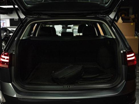 Used 2018 Volkswagen Golf Alltrack SE image 7