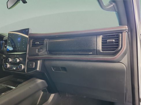 Used 2024 Ford Expedition Max Limited RWD image 19