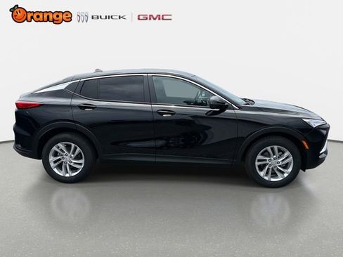 New 2026 Buick Envista Preferred FWD image 2