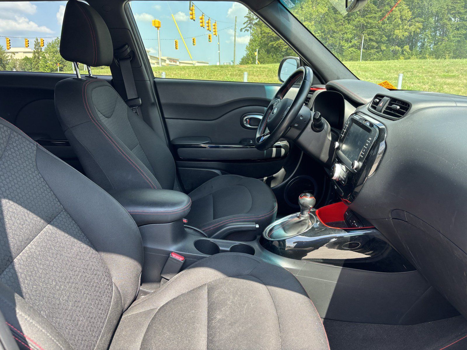 Used 2018 Kia Soul + FWD image 34