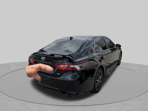 Used 2021 Toyota Camry SE FWD image 2