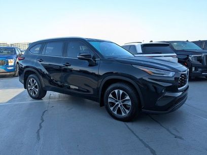 Used 2021 Toyota Highlander XLE