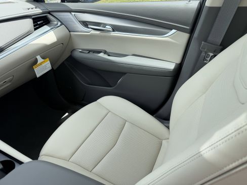 New 2026 Cadillac XT5 Premium Luxury w/ Driver Assist Package FWD image 16