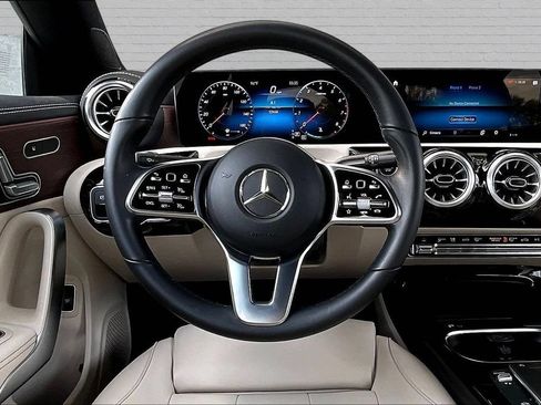 Used 2023 Mercedes-Benz CLA 250 w/ Premium Package image 8