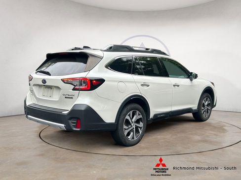 Used 2022 Subaru Outback Touring AWD/4WD image 3
