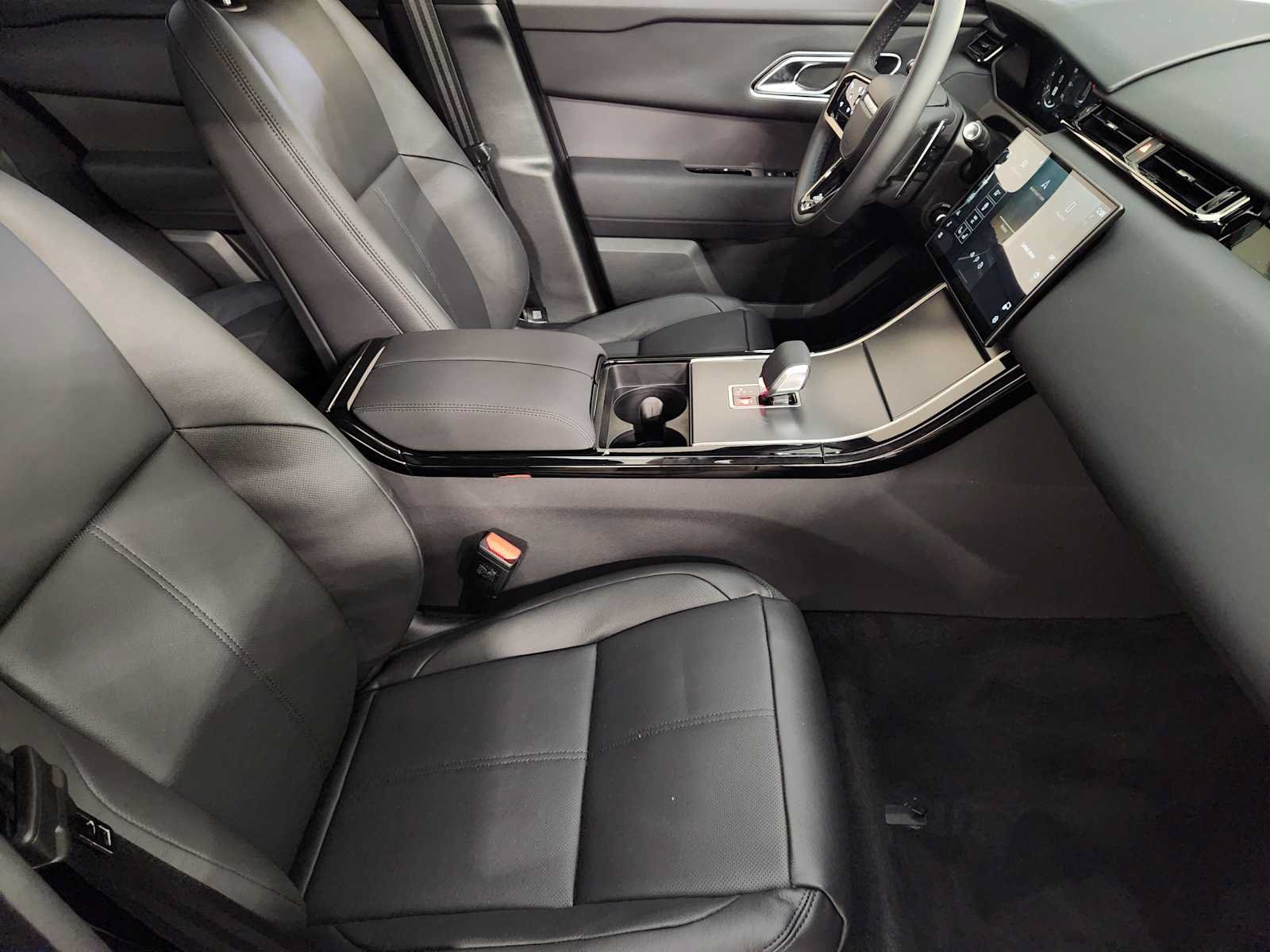 Used 2026 Land Rover Range Rover Velar S AWD/4WD image 3