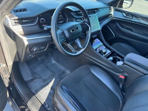 Used 2022 Jeep Grand Cherokee Altitude image 16