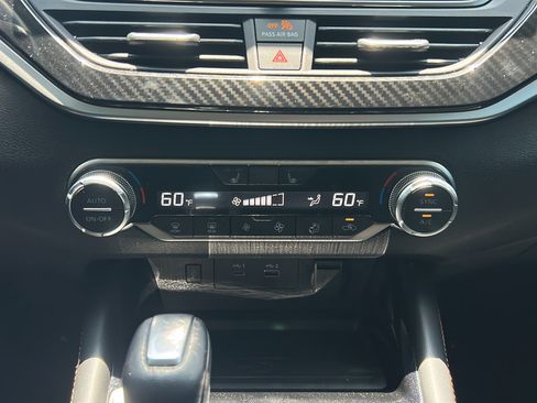 Used 2025 Nissan Altima 2.5 SR w/ SR Premium Package FWD image 21