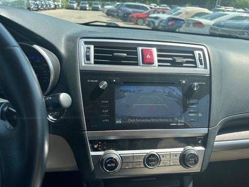 Used 2017 Subaru Outback 2.5i Limited AWD/4WD image 21