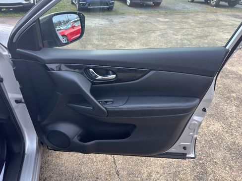 Used 2017 Nissan Rogue Sport SV AWD/4WD image 19