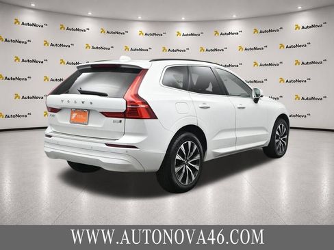 Used 2023 Volvo XC60 B5 Core AWD/4WD image 9