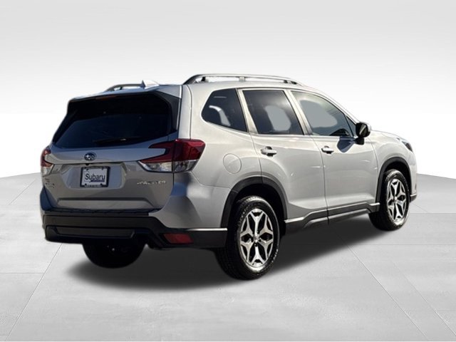 Used 2023 Subaru Forester Premium AWD/4WD image 7