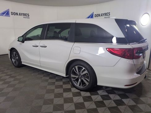 Certified 2023 Honda Odyssey Touring image 4