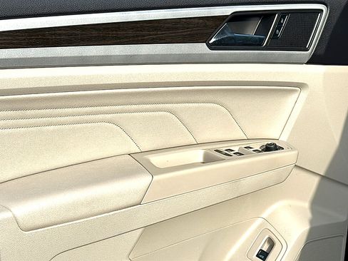 Used 2022 Volkswagen Atlas SE image 16