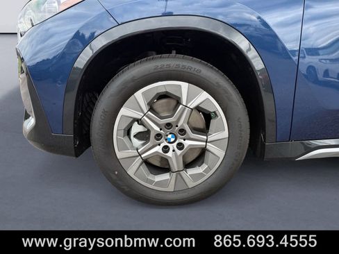 Used 2025 BMW X1 xDrive28i w/ Premium Package image 9