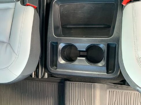 Used 2021 Ford Explorer XLT w/ Equipment Group 202A image 27