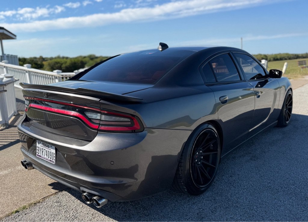 Used 2018 Dodge Charger R/T w/ Blacktop Package RWD image 5