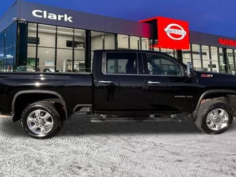 Used 2021 Chevrolet Silverado 2500 LTZ w/ LTZ Convenience Package image 8