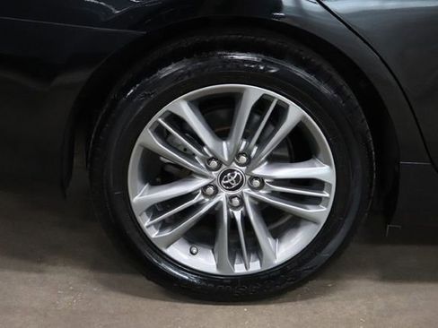 Used 2015 Toyota Camry SE FWD image 30
