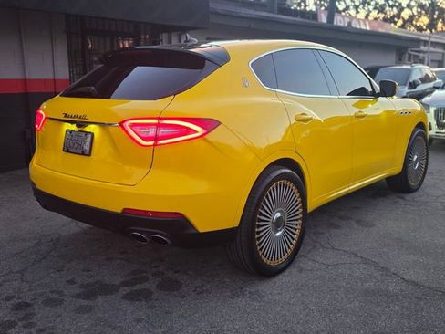Used 2017 Maserati Levante image 6