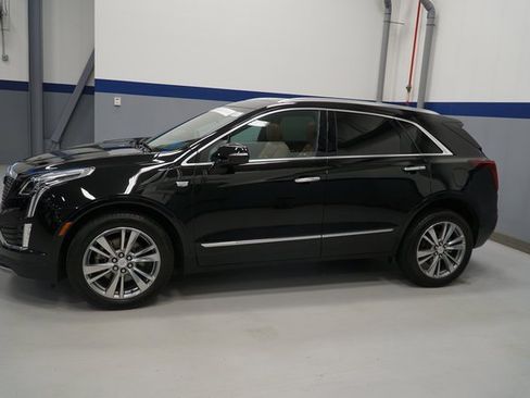 Certified 2023 Cadillac XT5 Premium Luxury image 2