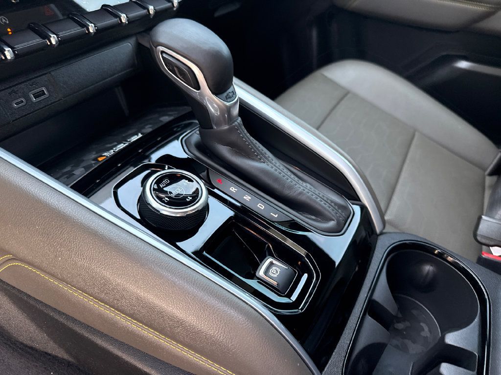 Used 2024 Chevrolet Colorado ZR2 w/ ZR2 Convenience Package III AWD/4WD image 29