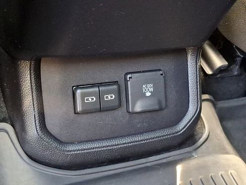 Used 2022 Toyota Highlander Platinum AWD/4WD image 13