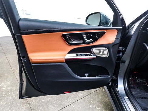 Used 2023 Mercedes-Benz GLC 300 4MATIC w/ Exclusive Trim Package image 22