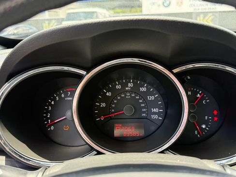 Used 2013 Kia Sorento LX AWD/4WD image 9