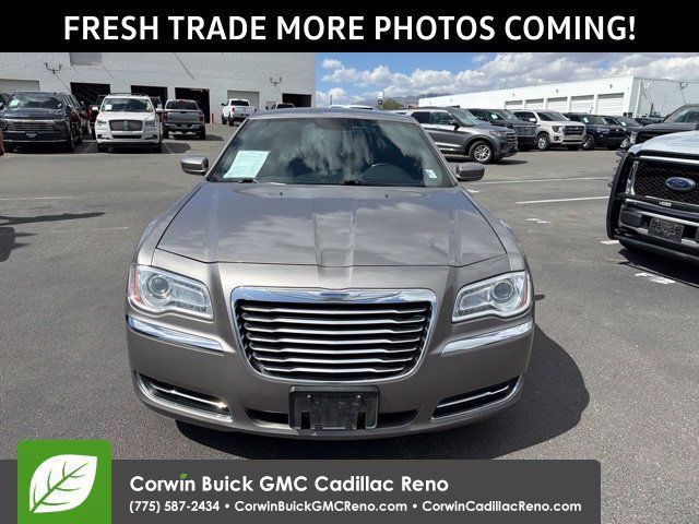Used 2014 Chrysler 300 RWD image 2