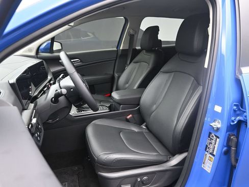 Used 2026 Kia Sportage EX FWD image 19