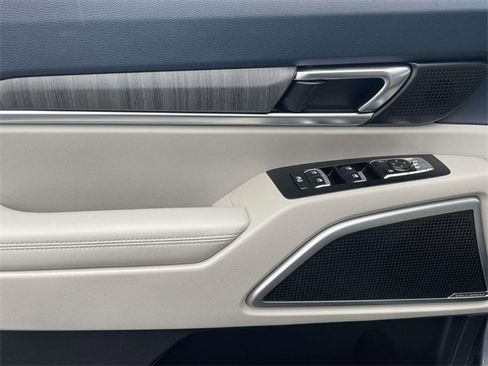 Certified 2024 Kia Telluride EX w/ EX Captain's Chair Package image 29