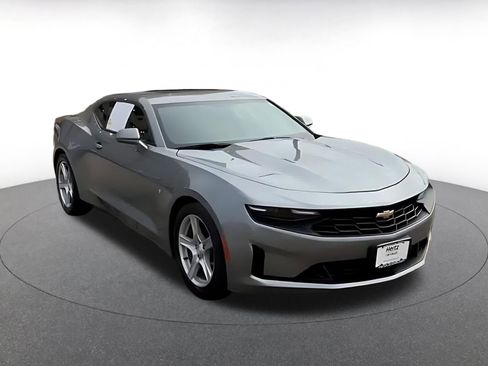 Used 2023 Chevrolet Camaro LT image 3
