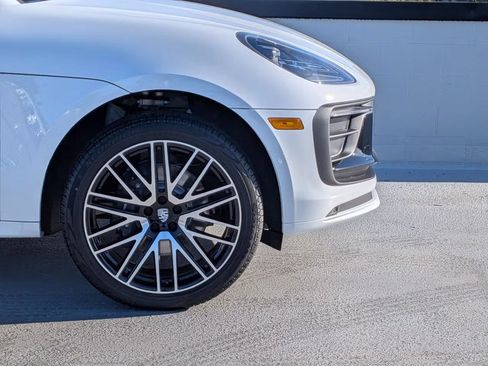 Certified 2026 Porsche Macan AWD/4WD image 11