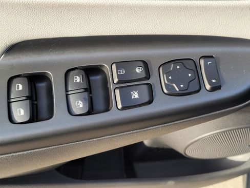 Used 2023 Hyundai Kona Limited image 25