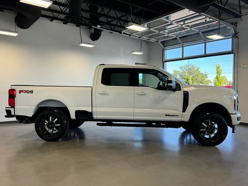 Used 2023 Ford F350 Lariat w/ Lariat Ultimate Package AWD/4WD image 7