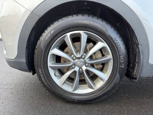 Used 2019 Hyundai Santa Fe XL SE image 24