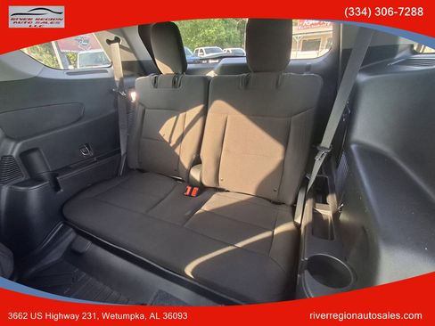 Used 2021 Ford Explorer XLT w/ Class III Trailer Tow Package AWD/4WD image 17
