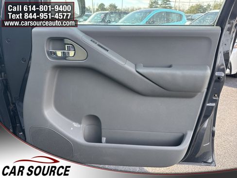 Used 2011 Nissan Frontier SV w/ SV Premium Utility Pkg image 32