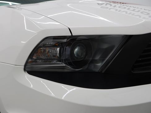 Used 2012 Ford Mustang GT Premium w/ HID Headlamps & Security Pkg RWD image 24