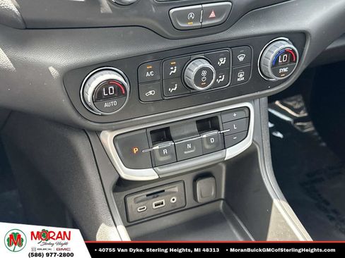 Certified 2023 GMC Terrain SLT w/ LPO, Floor Liner Package AWD/4WD image 28