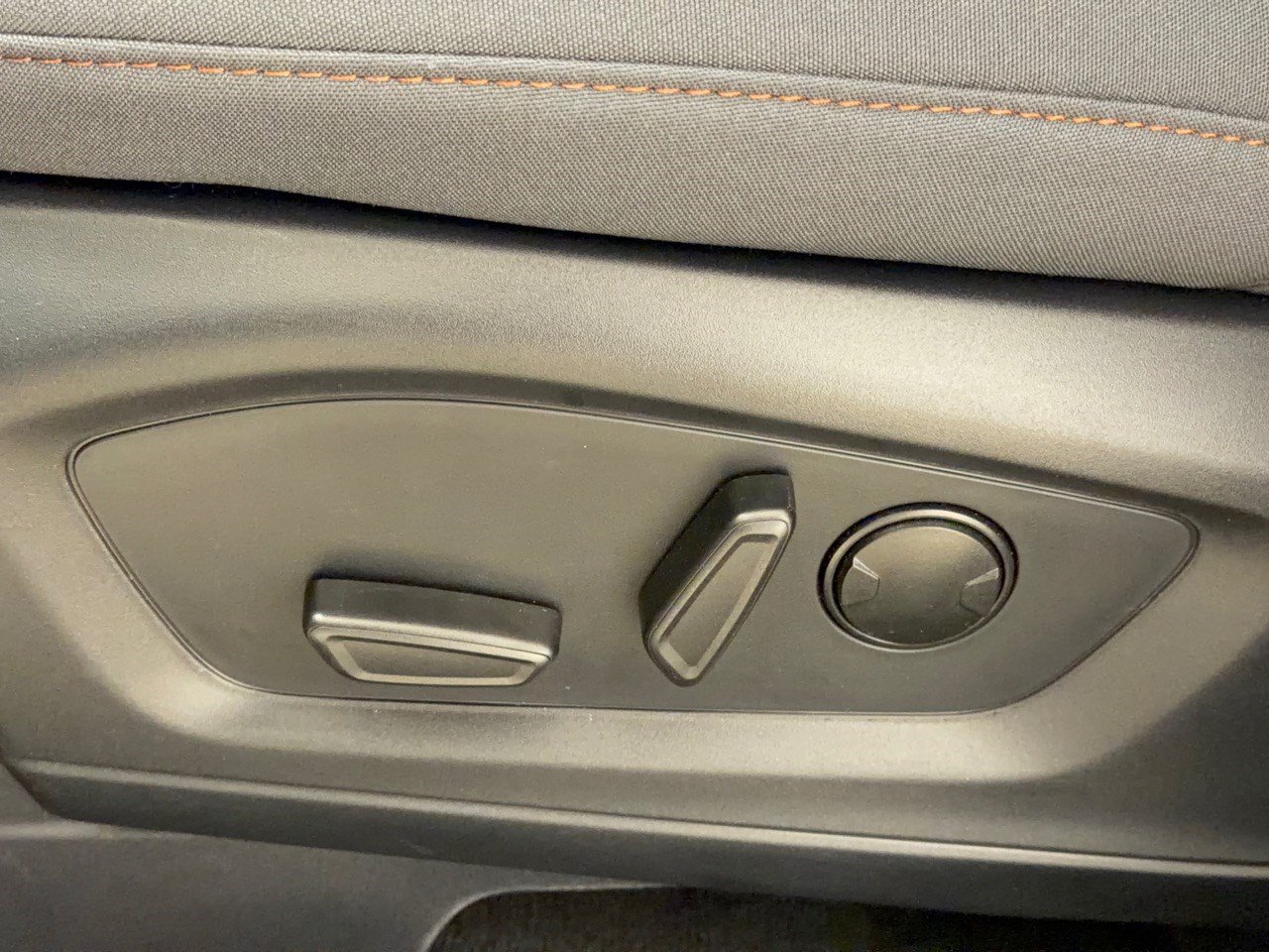 Used 2026 Ford Explorer Active RWD image 16
