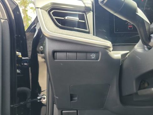 Used 2025 Nissan Kicks SV FWD image 16
