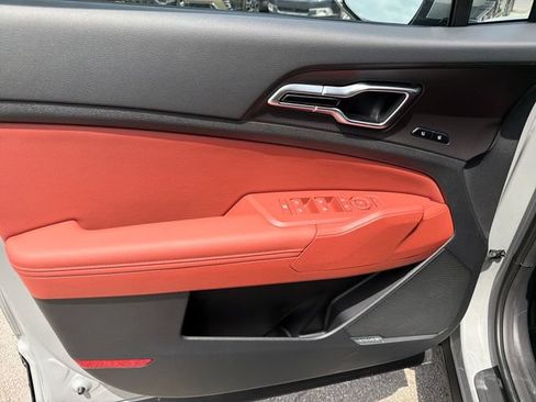 New 2026 Kia Sportage SX FWD image 17